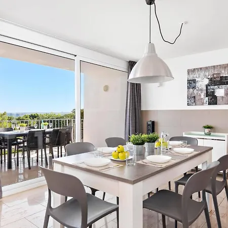 Vila Grace By *