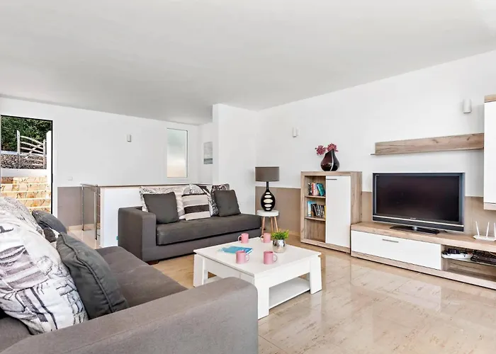 Villa Grace By Es Mercadal