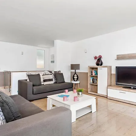 Villa Grace By Es Mercadal